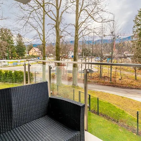 Stone Hill, Sun & Snow Apartment *