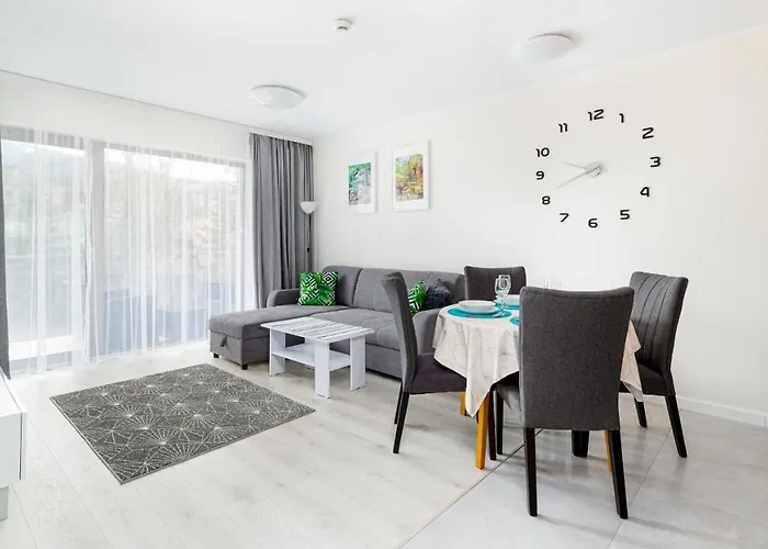 Stone Hill, Sun & Snow 斯克拉斯卡波伦巴