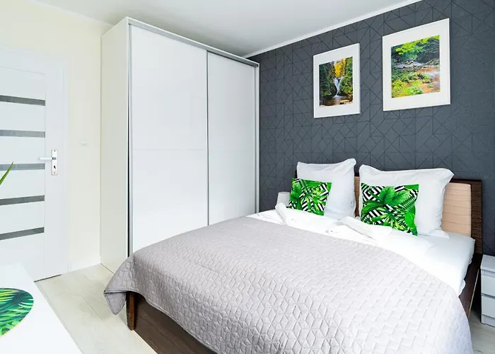 Stone Hill, Sun & Snow