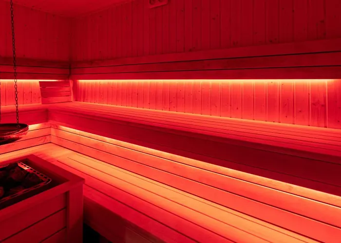 Stone Hill, Sun & Snow * 斯克拉斯卡波伦巴