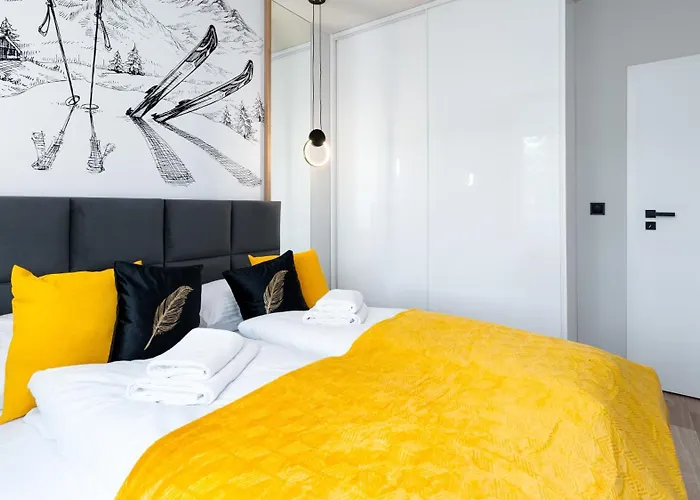 Stone Hill, Sun & Snow * 斯克拉斯卡波伦巴