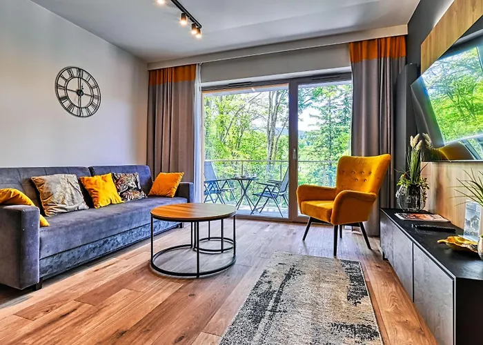 Stone Hill, Sun & Snow Apartment *